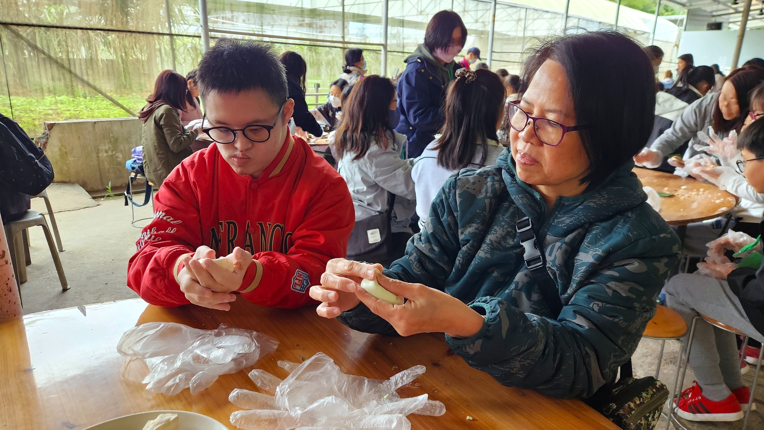 Participants making Sweet Steamed Buns