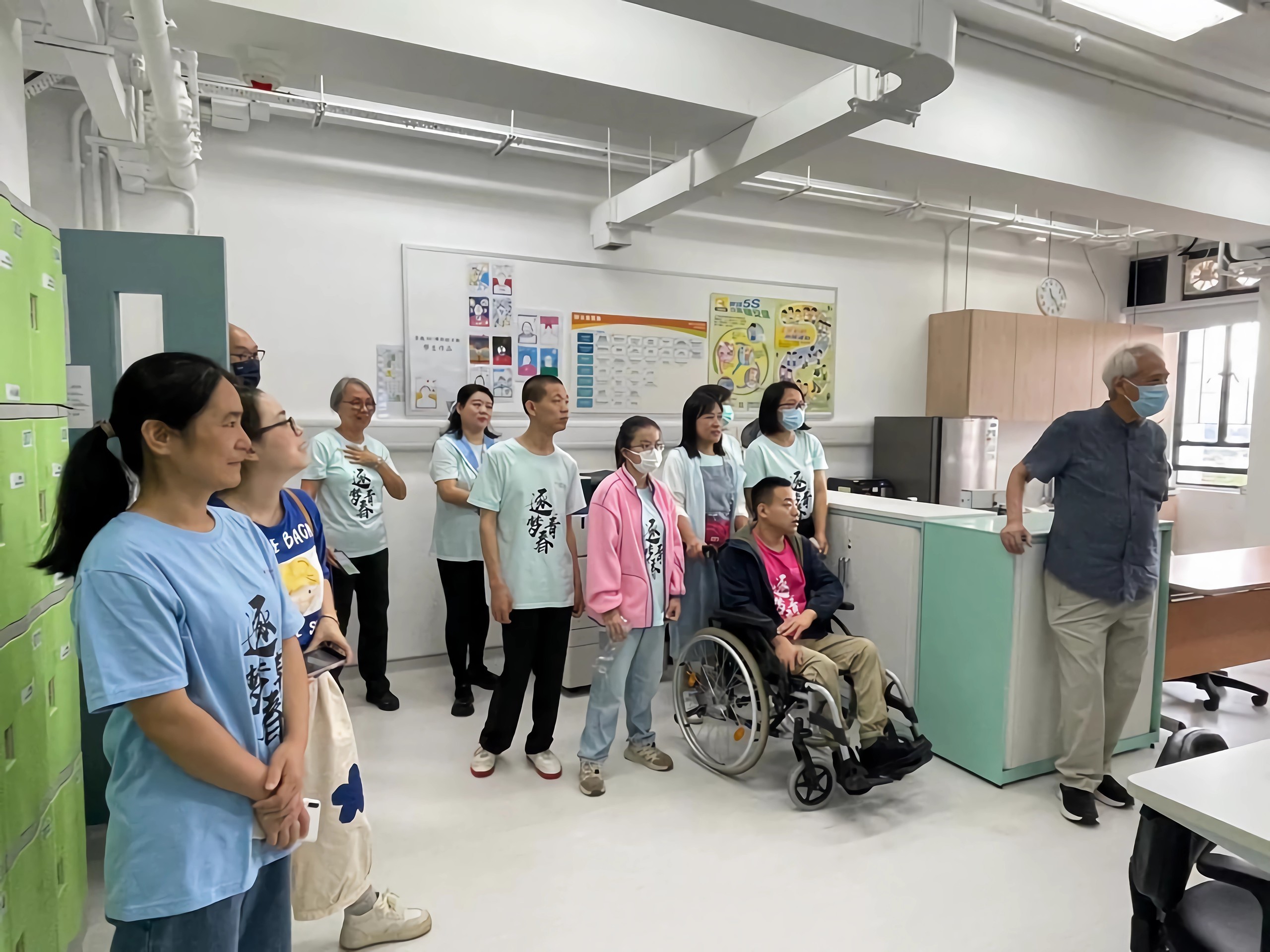 來賓參觀展亮訓練工場