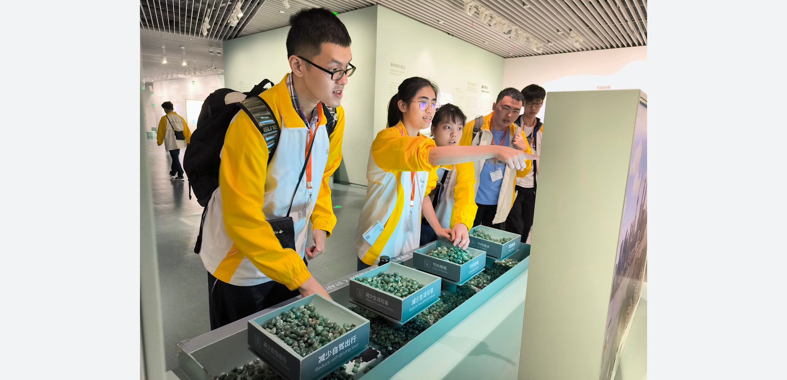 Visiting Shanghai’s well-known attractions